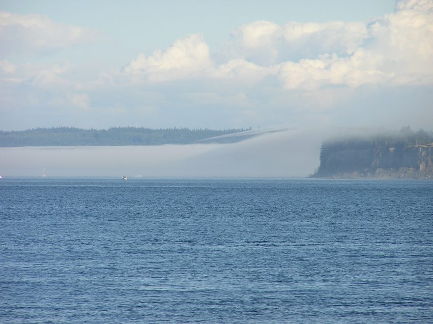 This inversion was stationary during the entire parade of ships.